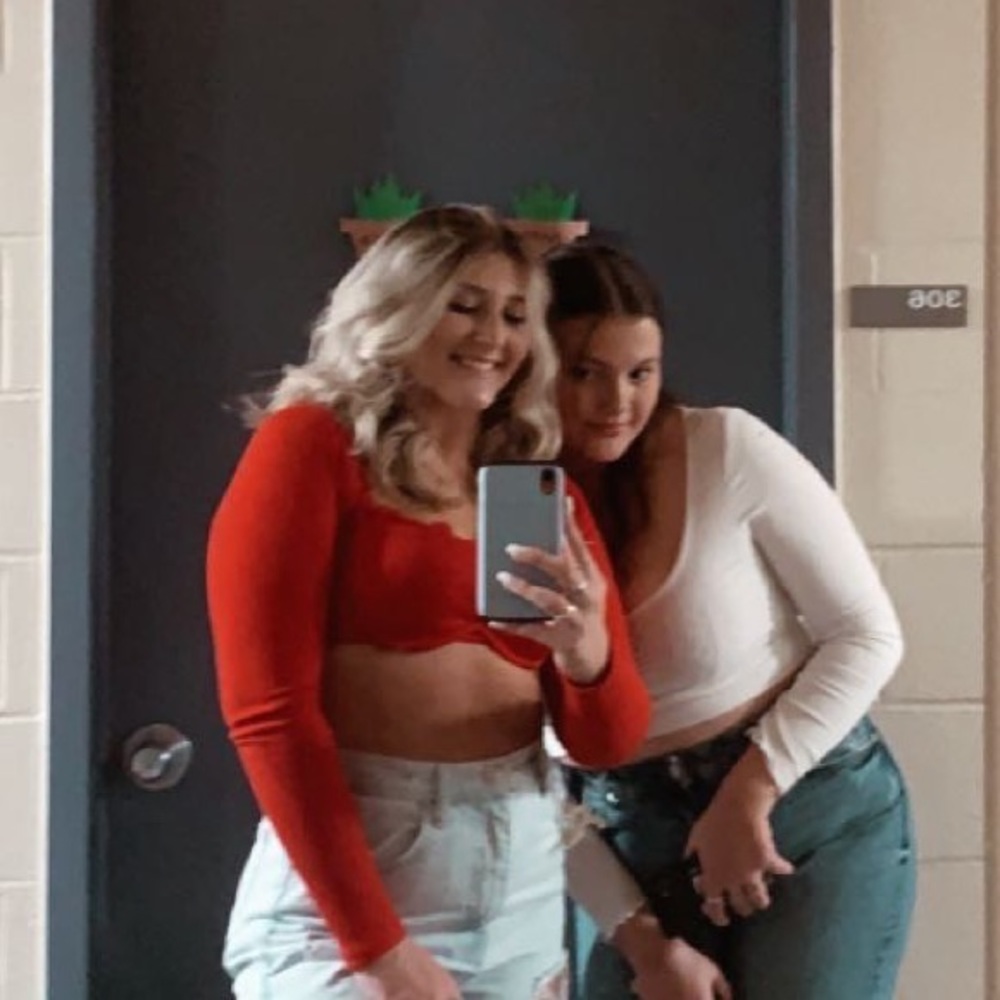 Princess Polly Vibrant Red long sleeve underwire cropped top. Size 6.